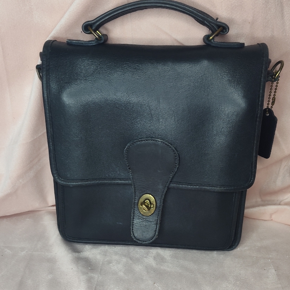 Sleek Black Leather Messenger Bag for Men